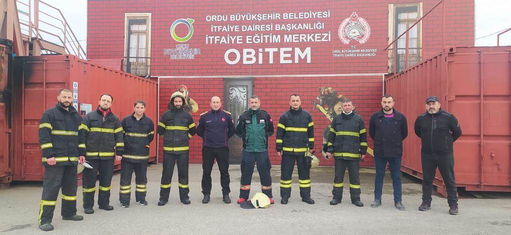 İTFAİYEDEN GÖNÜLLÜ ARAMA KURTARMA EKİBİNEÂ EĞİTİM